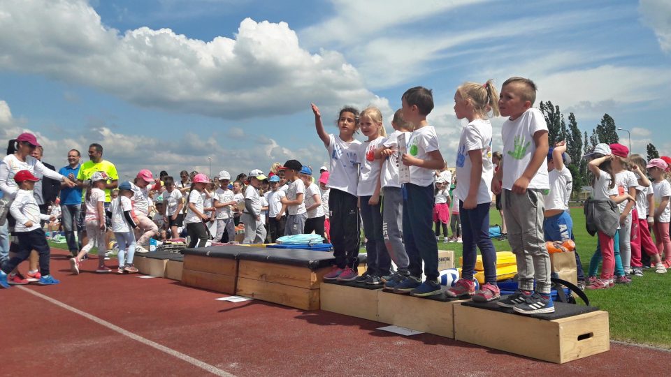 500 dětí z 24plzeňských mateřských škol bojovalo o titul krále sportovních her