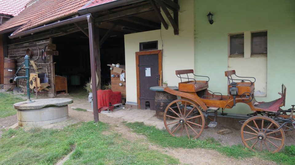 Na starém statku v Licibořicích na Chrudimsku hospodaří Marie Sýkorová se svou rodinou