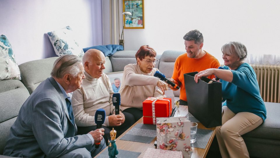 Anežka Mikešová se při rozbalování cen chvěla