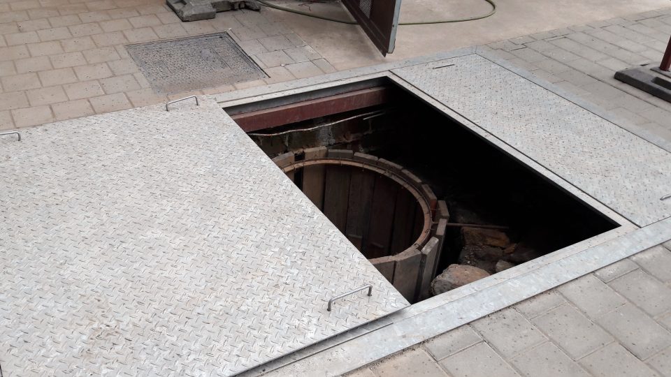Studna v centru Plzně skrývala vzácný nález