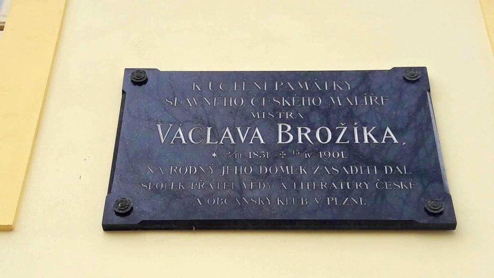Rekonstrukce rodného domu malíře Václava Brožíka v Třemošné je skoro hotová
