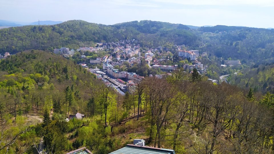 Lanová dráha a výhled na Karlovy Vary