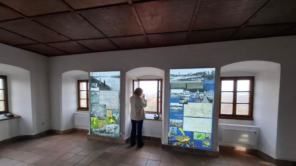 Pohled z expozice směrem ke Kunětické hoře | foto: Tereza Brázdová, Český rozhlas Pohled z expozice směrem ke Kunětické hoře