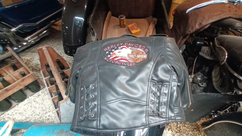 Kožená bunda. Nezbytný doplněk každého motorkáře