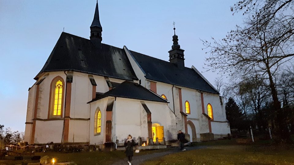 Kostel Všech Svatých v Plzni na Roudné