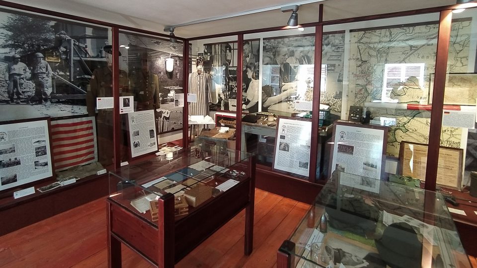 Oblek je dnes vystaven v expozici Domu dějin Holýšovska