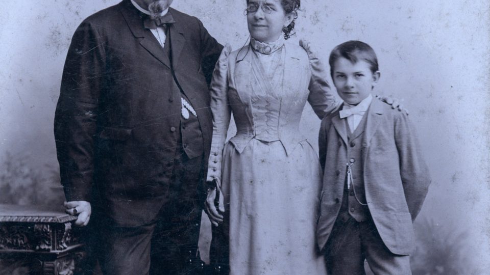 Inspektor Tajka s rodinou. Foto Čeněk Hrbek, kolem roku 1900