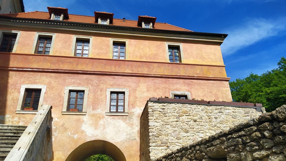 Hrad a zámek Libá v Karlovarském kraji
