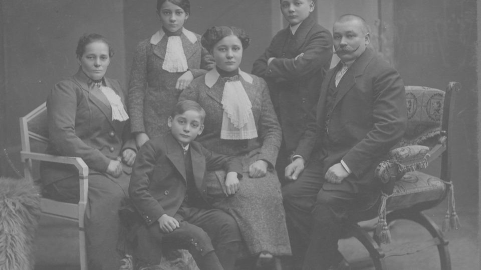 Rodina Ondřeje a Anny Špirkových s dětmi - Marie, Anna, Ondřej a Václav, 1913