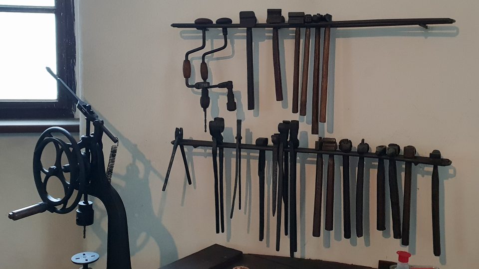 Nová expozice kovářského řemesla v jízdárně Světce