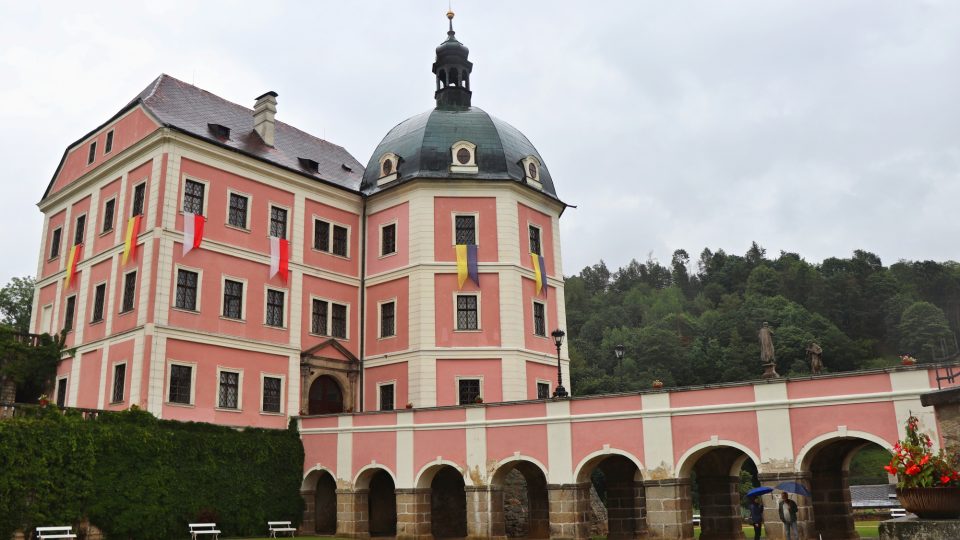 Hrad a zámek v Bečově nad Teplou