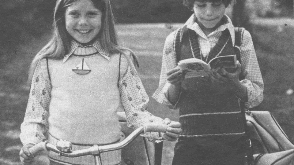 Móda pro děti z roku 1975. Žena a móda, r. 27, č. 9., 1975, s. 23