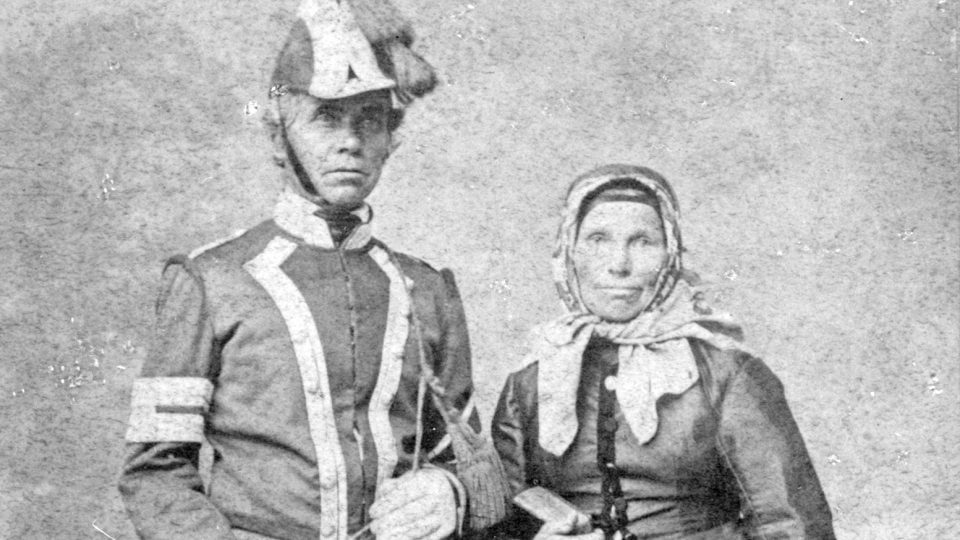Starý plzeňský postilion Jan Honal s manželkou, 70. léta 19. století