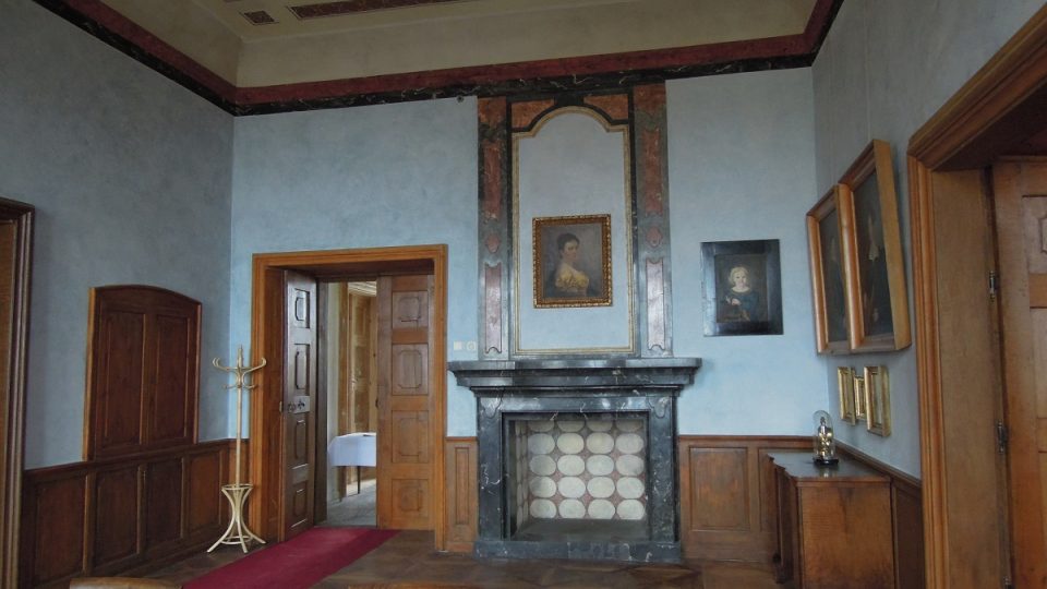 Interiér zámku ve Svojšíně 
