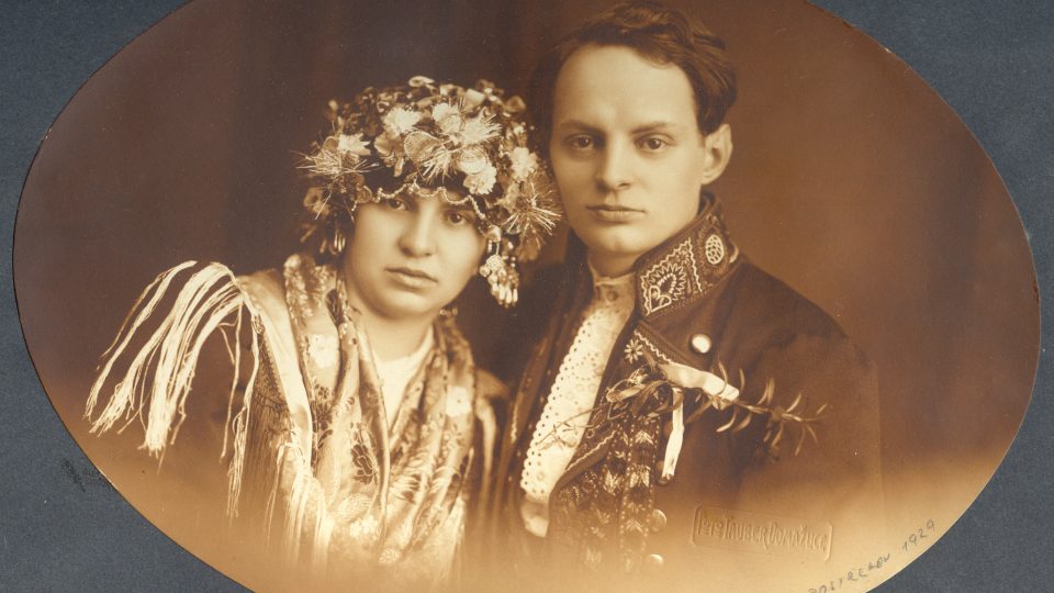 Novomanželé z Chodska na historickém snímku
