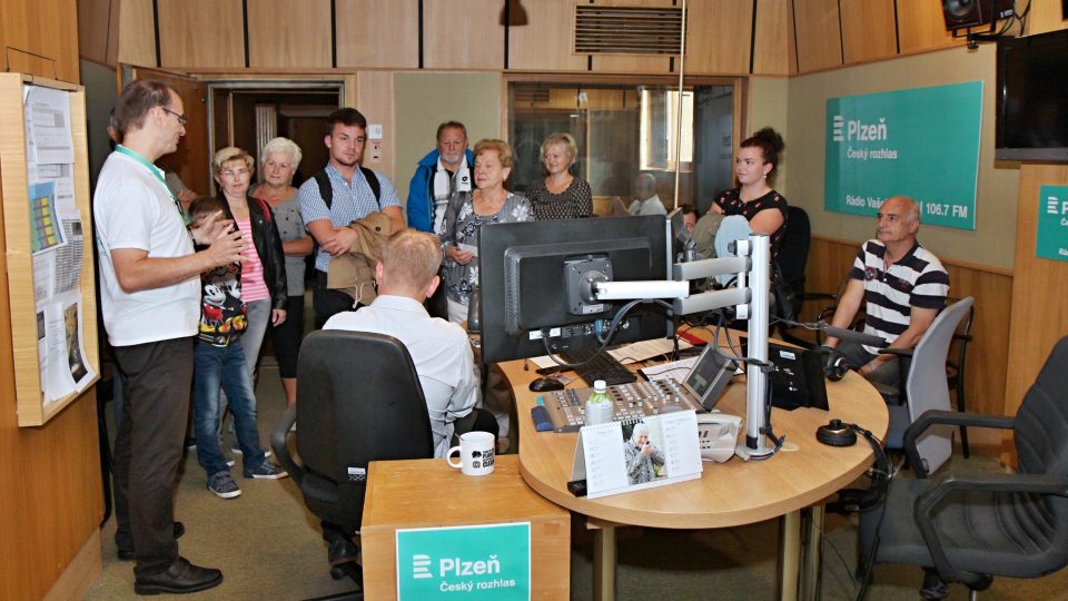 V sobotu 14. září Český rozhlas Plzeň otevřel dveře všech svých studií dokořán. Přes 800 návštěvníků se podívalo do rozhlasového zákulisí a sami si vyzkoušeli, co obnášejí jednotlivé rozhlasové profese 