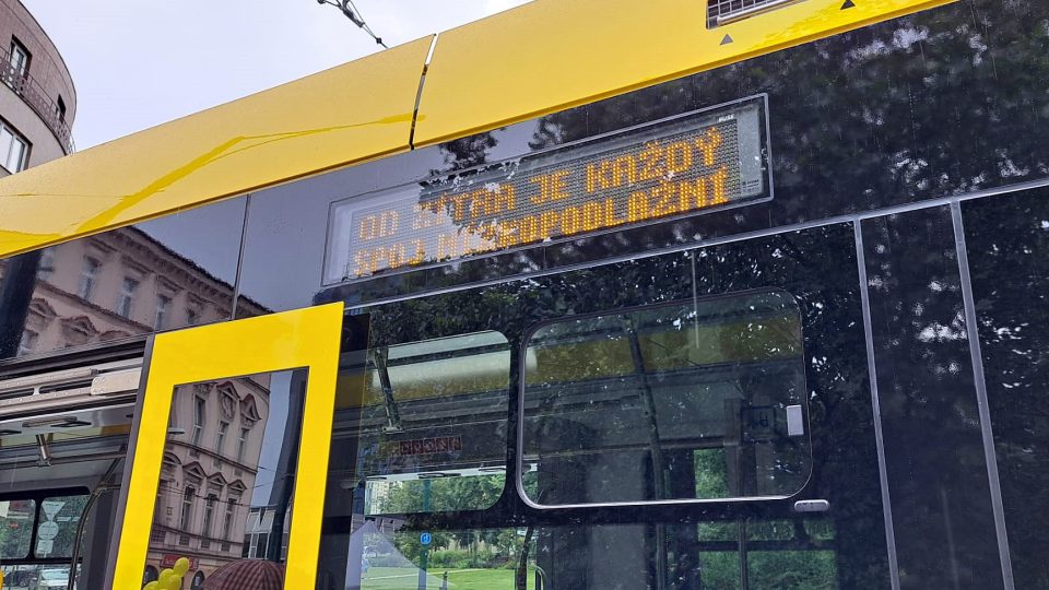 Nově už potkáte v Plzni jen nízkopodlažní tramvajové spoje