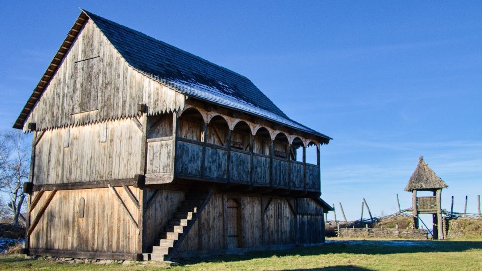 Velmožův palác je největší stavbou Vítkova dvorce