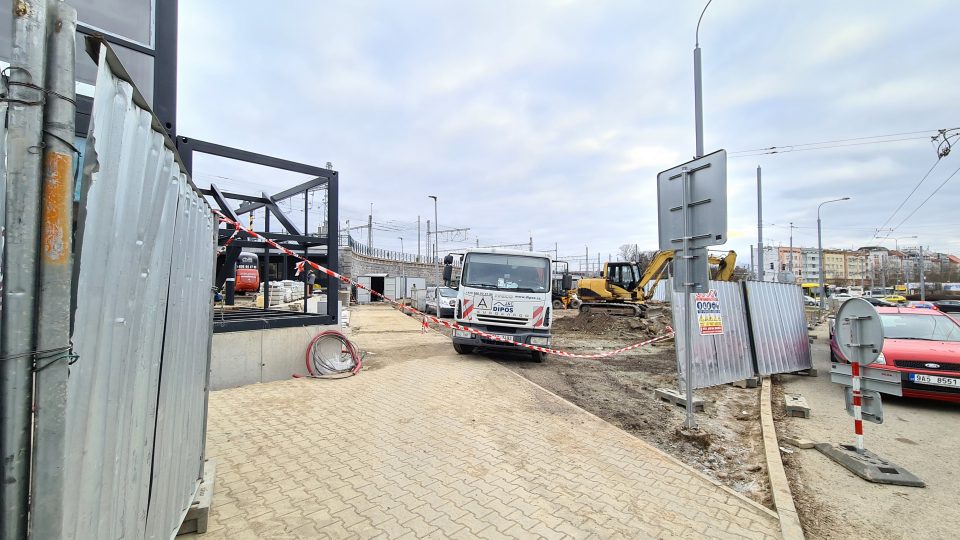 Stavba kontejnerového městečka v Plzni