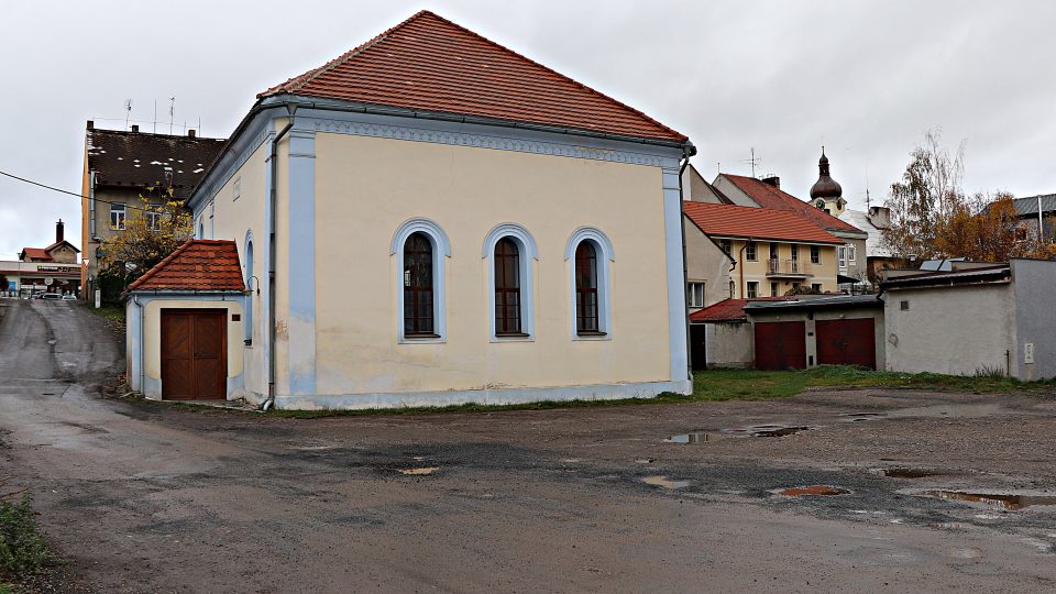 V ulici Na Potocích stojí radnická synagoga