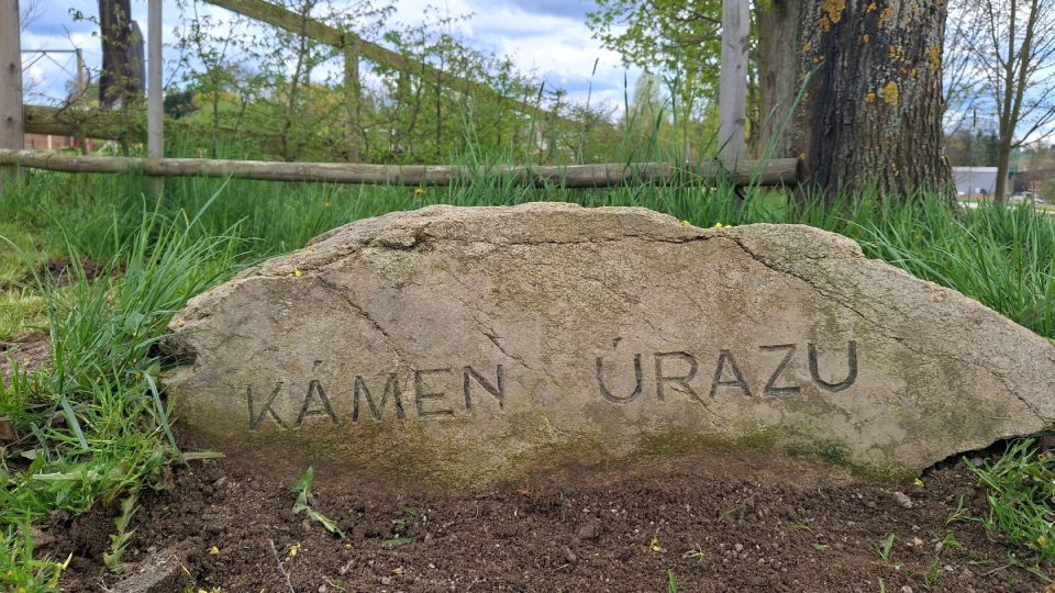 Hned u vstupu pozor na Kámen úrazu | foto: Zdeněk Zajíček, Český rozhlas Hned u vstupu pozor na Kámen úrazu