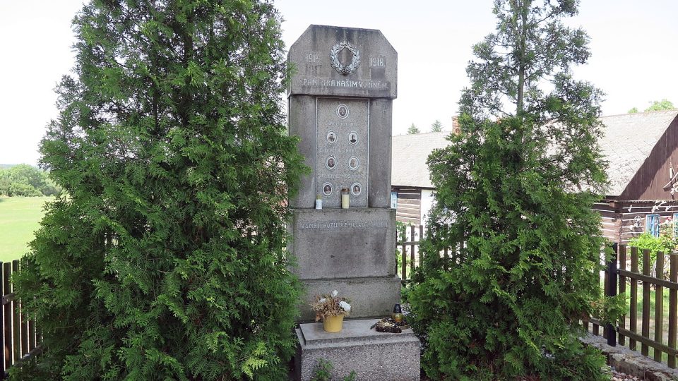 Památník padlým v Horním Hradišti