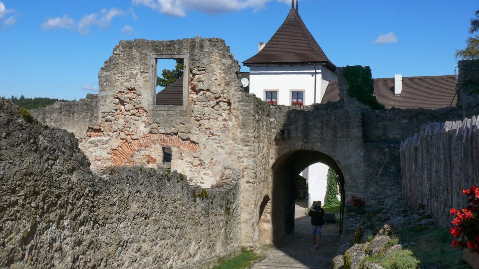 Brána k jihočeskému hradu Landštejn