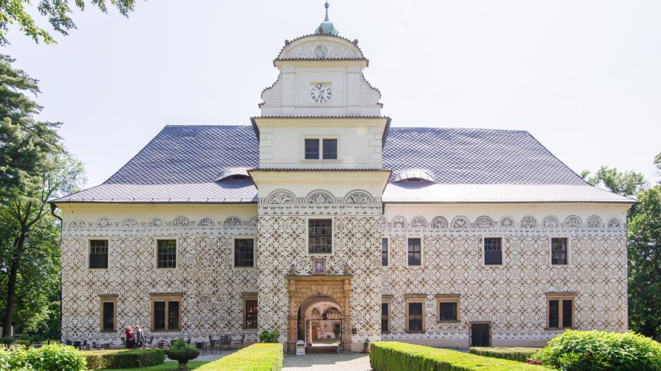 Renesanční zámek v Doudlebách nad Orlicí byl dokončen v roce 1590 a původně sloužil jako lovecký zámeček | foto: Martin Čuřík Renesanční zámek v Doudlebách nad Orlicí byl dokončen v roce 1590 a původně sloužil jako lovecký zámeček