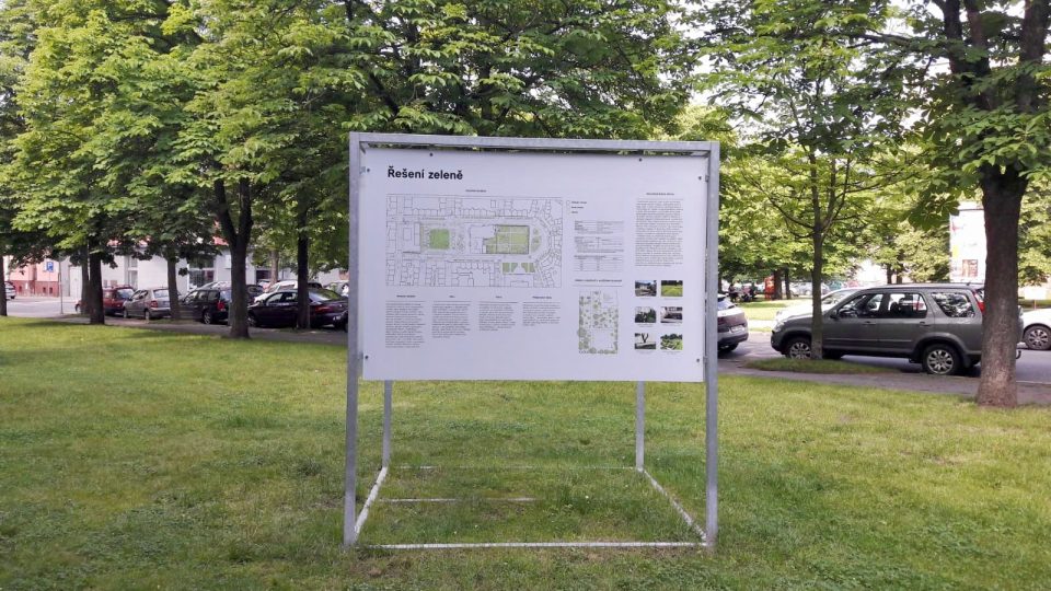 Petice proti kácení stromů vznikla v Plzni na Jiráskově náměstí. S obměnou stromů zhruba za tři roky počítá projekt obnovy náměstí