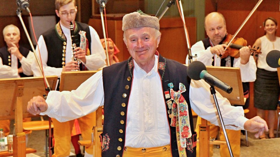 Václav Dolejš s kapelou Úsměv z Horní Břízy v pořadu U muziky s Plzeňáky v Českém rozhlasu Plzeň, rok 2019