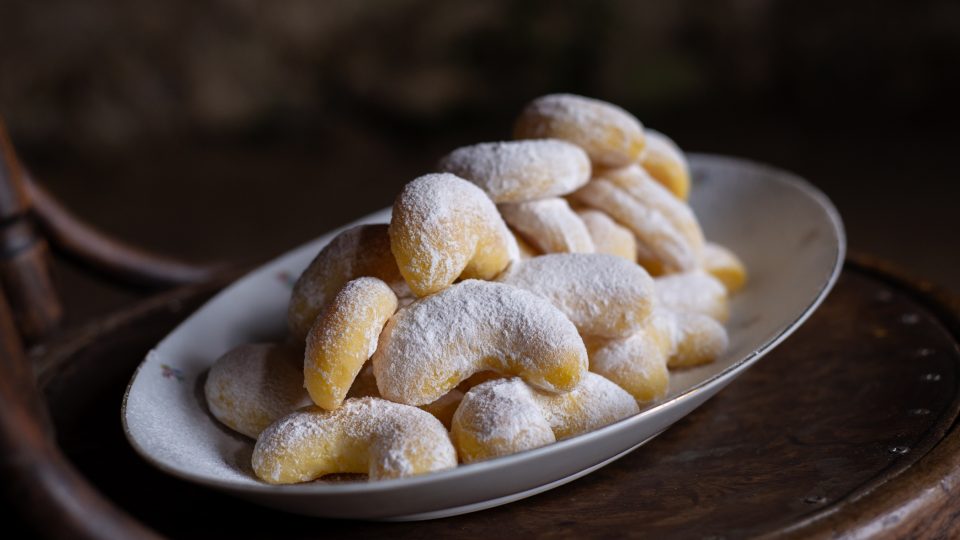 Kynuté máslové rohlíčky | foto: Martin Čuřík Kynuté máslové rohlíčky