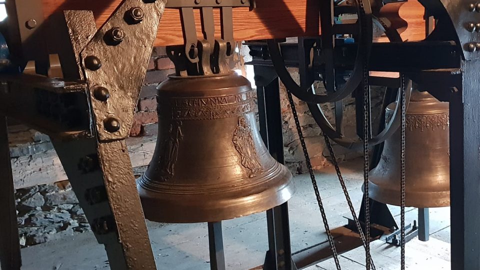 Nové zvony v kostele sv. Kateřiny v Hartmanicích