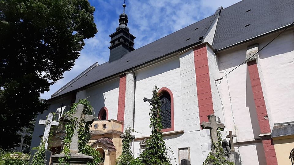 Kostel Všech svatých v Plzni na Roudné