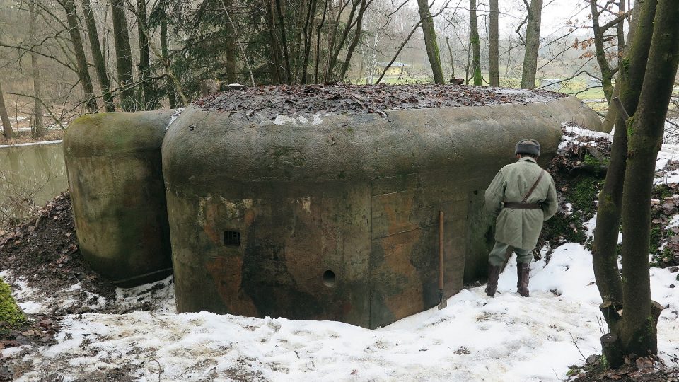 Teenageři z Kladrub uklízejí místní bunkry