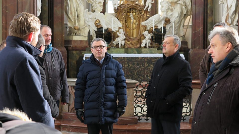 Spolu s ministrem Lubomírem Zaorálkem přijel do kladrubského kláštera i Václav Votava, poslanec a bývalý starosta sousedního Stříbra
