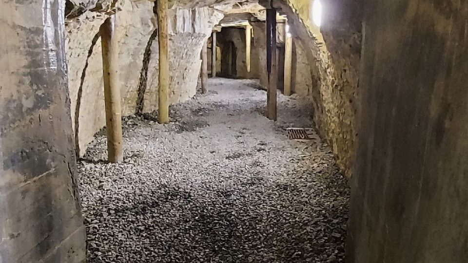 Hlavní chodba mělnického podzemí má délku přibližně 100 metrů