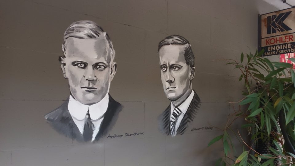 V muzeu jsou k vidění i portréty zakladatelů světově proslulé značky