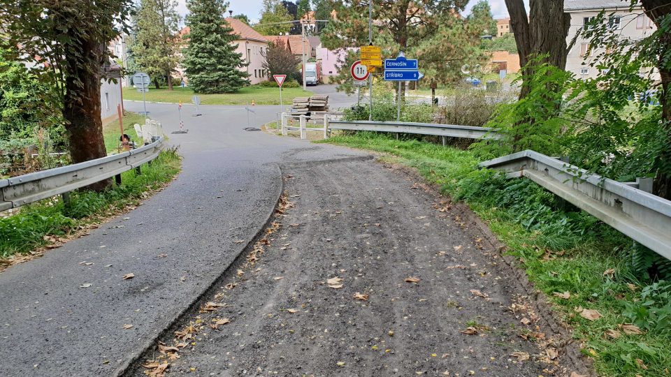 Kvůli opravě mostu ve Svojšíně najedou motoristé po objížďkách desítky kilometrů navíc