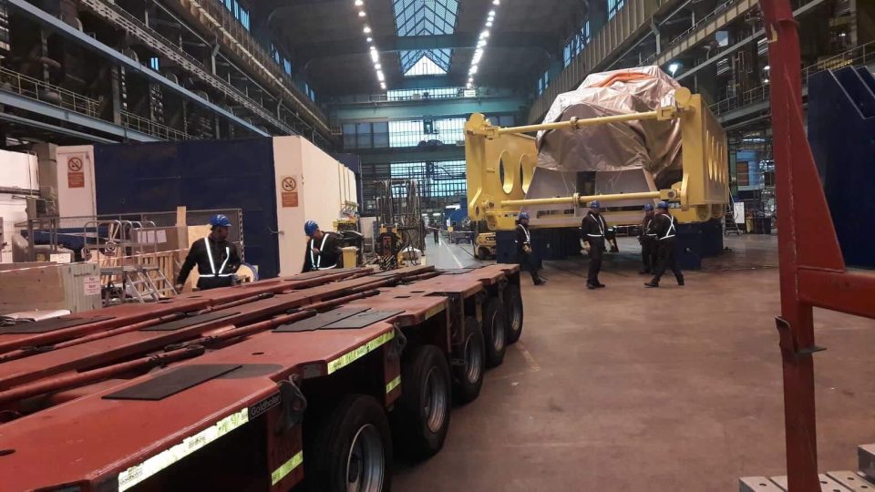 Nejtěžší náklad, co kdy opustil bránu závodu, připravují v plzeňské Doosan Škodě Power. Parní turbína pro elektrárnu v Nigérii váží i s příslušenstvím 450 tun
