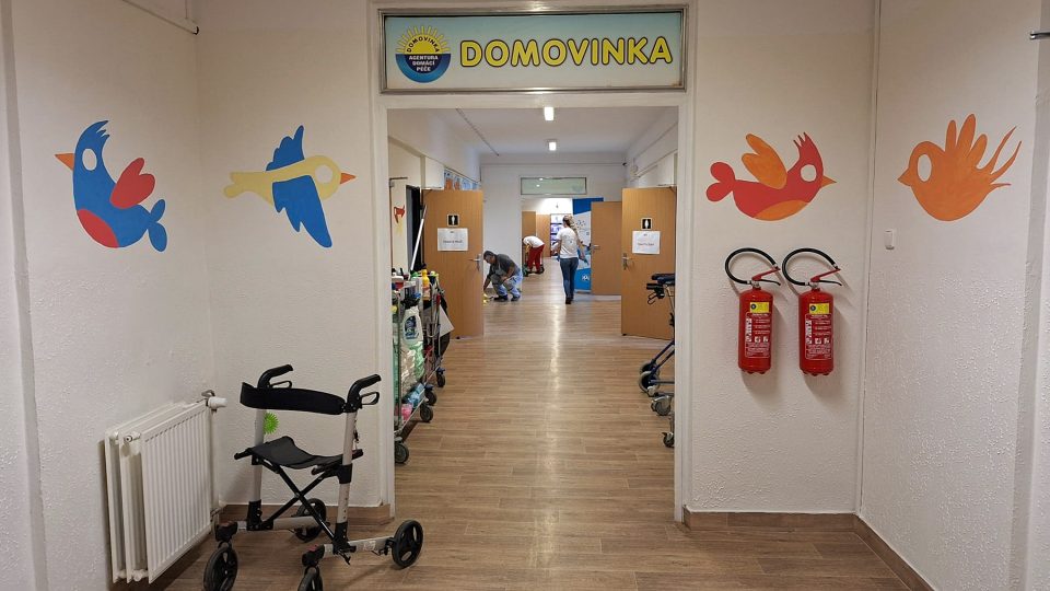 Centrum pro zdravotní a sociální služby Domovinka v Plzni zkrášlují dobrovolníci