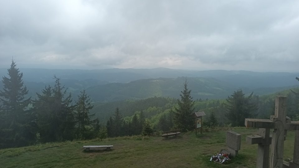 Z rozhledny se nabízejí výhledy do širokého okolí | foto: Silvie Pospíšilová, Český rozhlas Z rozhledny se nabízejí výhledy do širokého okolí