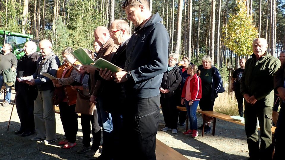 Bohoslužba u lesní kaple sv. Eustacha na Tachovsku