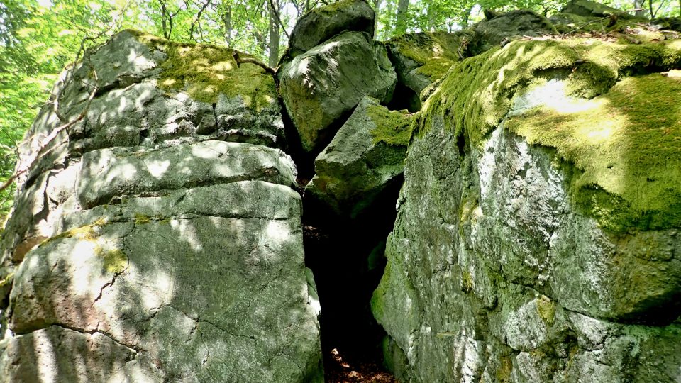Kocovy kameny jsou ojedinělé kamenné památky nedaleko Bělé nad Radbuzou