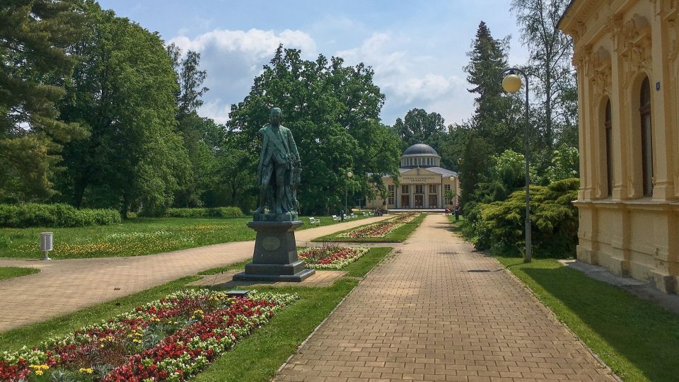 Dvorana Glauberových pramenů ve Františkových Lázních