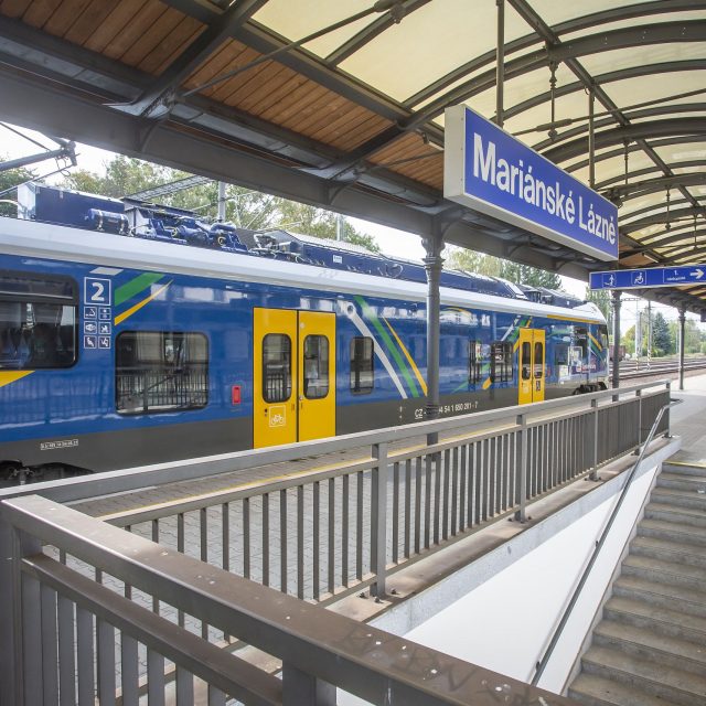 Čtyřměsíční výluka mezi Mariánskými Lázněmi a Chodovou Planou | foto: České dráhy a.s.