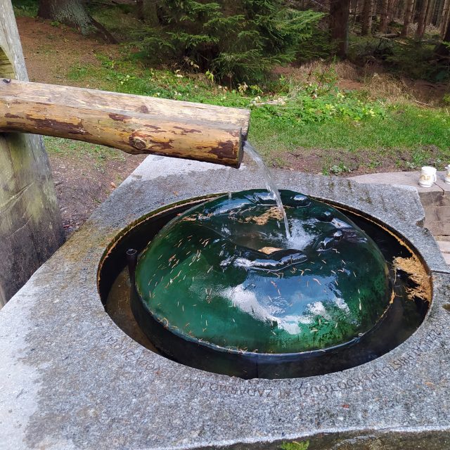 Léčivý pramen u Hauswaldské kaple | foto: Kateřina Dobrovolná,  Český rozhlas