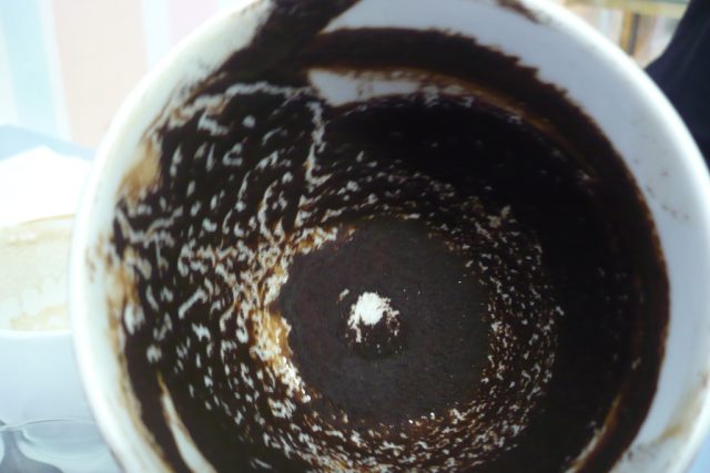 Z kávové sedliny někdo věští budoucnost | foto: Magdaléna Trusinová