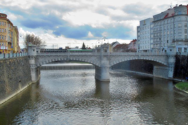 Wilsonův most odolal i velké povodni v roce 2002 | foto: Pavel Halla,  Český rozhlas Plzeň