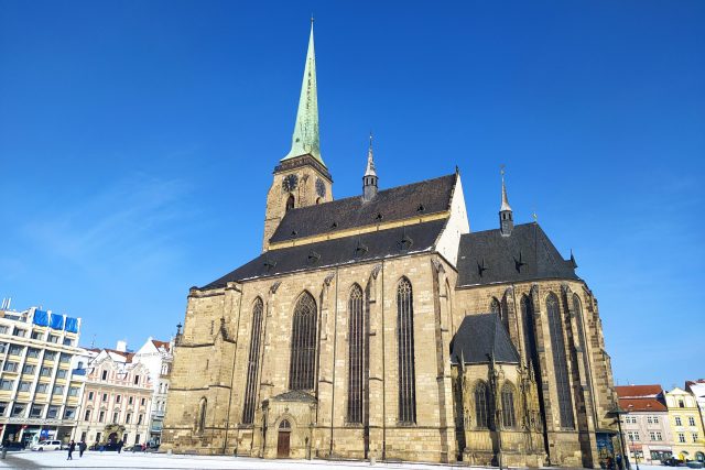 Původně farní kostel je od roku 1993 katedrálou | foto: Kateřina Dobrovolná,  Český rozhlas